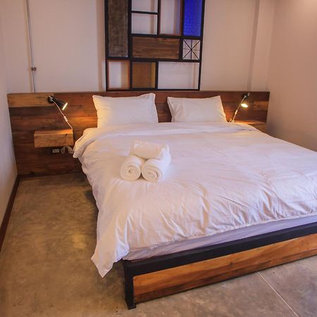 The Arak Bed Bar And Hostel Chiang Mai Zimmer foto
