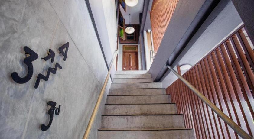 The Arak Bed Bar And Hostel Chiang Mai Exterior foto