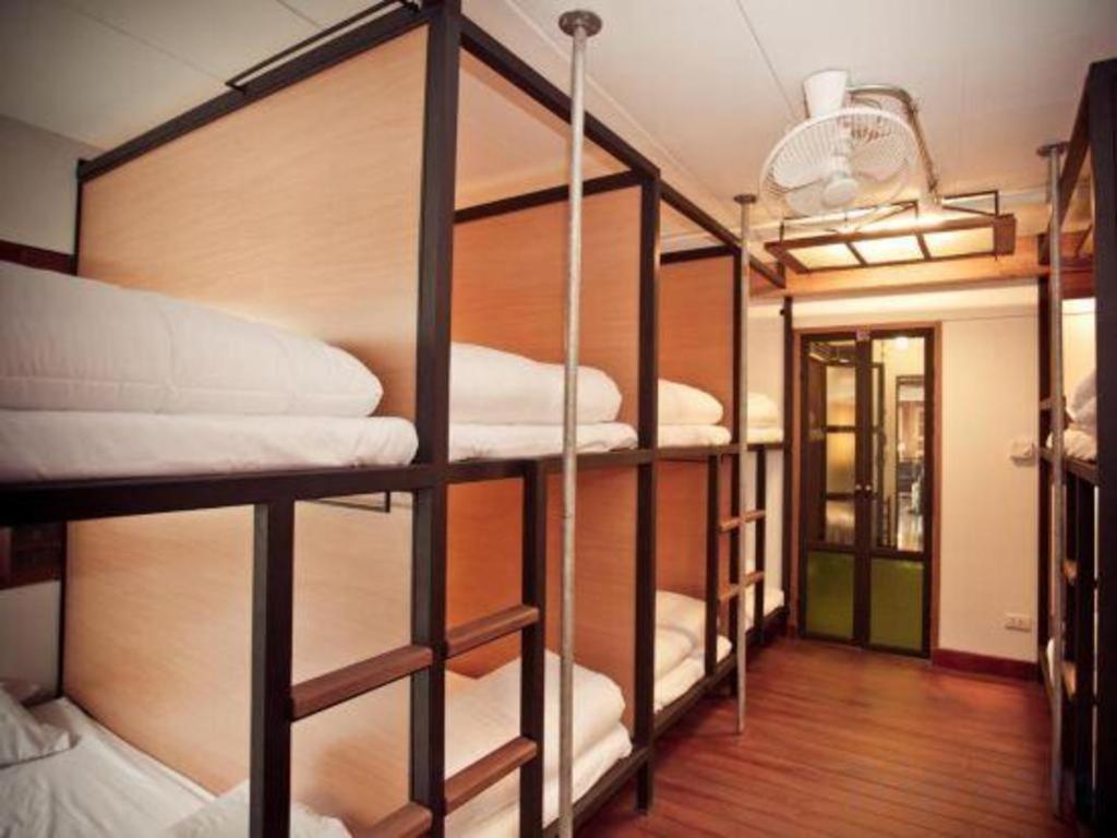 The Arak Bed Bar And Hostel Chiang Mai Exterior foto