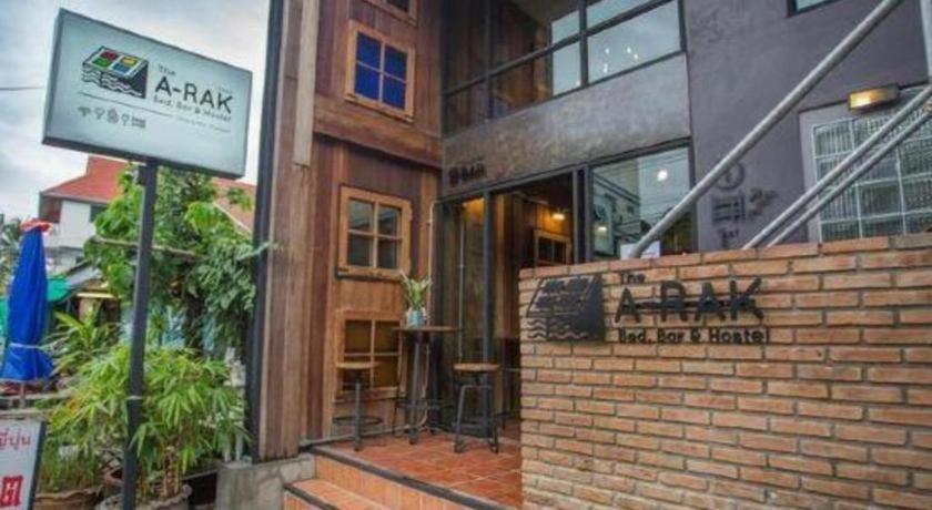 The Arak Bed Bar And Hostel Chiang Mai Exterior foto