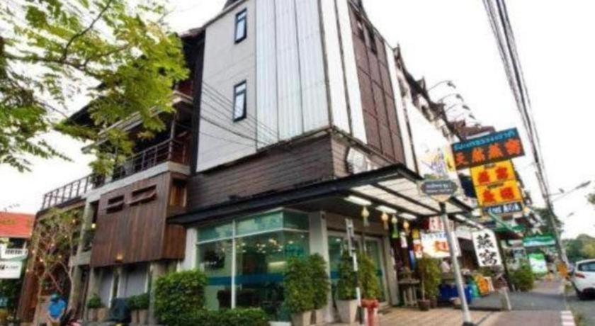 The Arak Bed Bar And Hostel Chiang Mai Exterior foto