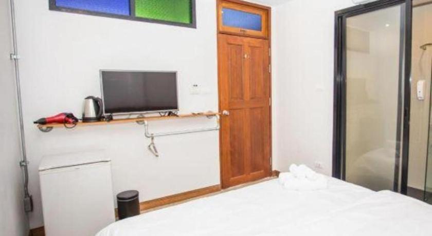 The Arak Bed Bar And Hostel Chiang Mai Exterior foto