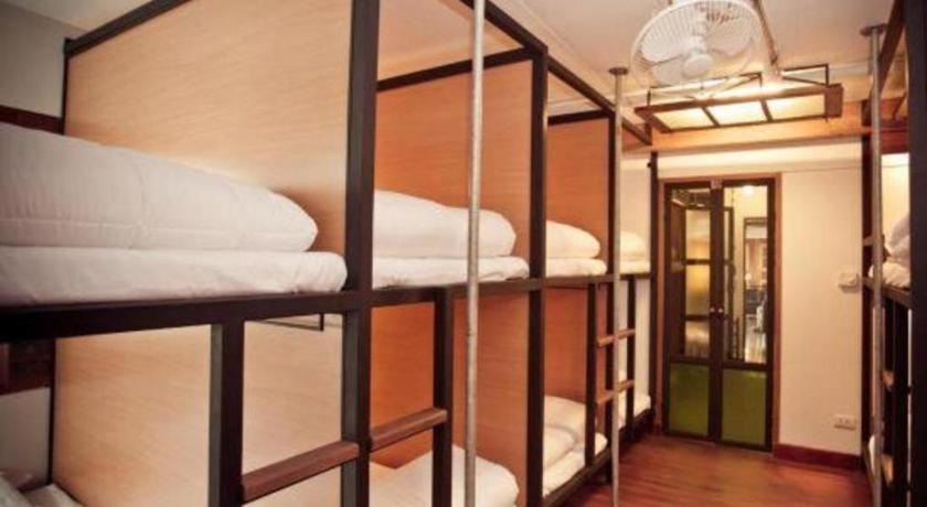 The Arak Bed Bar And Hostel Chiang Mai Exterior foto