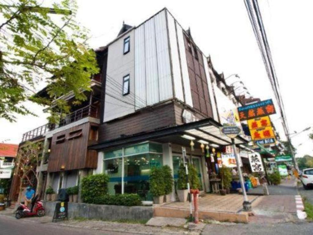 The Arak Bed Bar And Hostel Chiang Mai Exterior foto