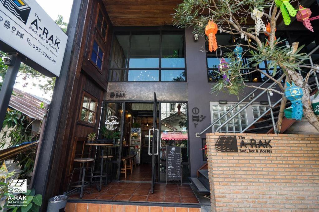 The Arak Bed Bar And Hostel Chiang Mai Exterior foto