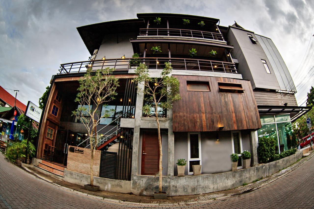 The Arak Bed Bar And Hostel Chiang Mai Exterior foto