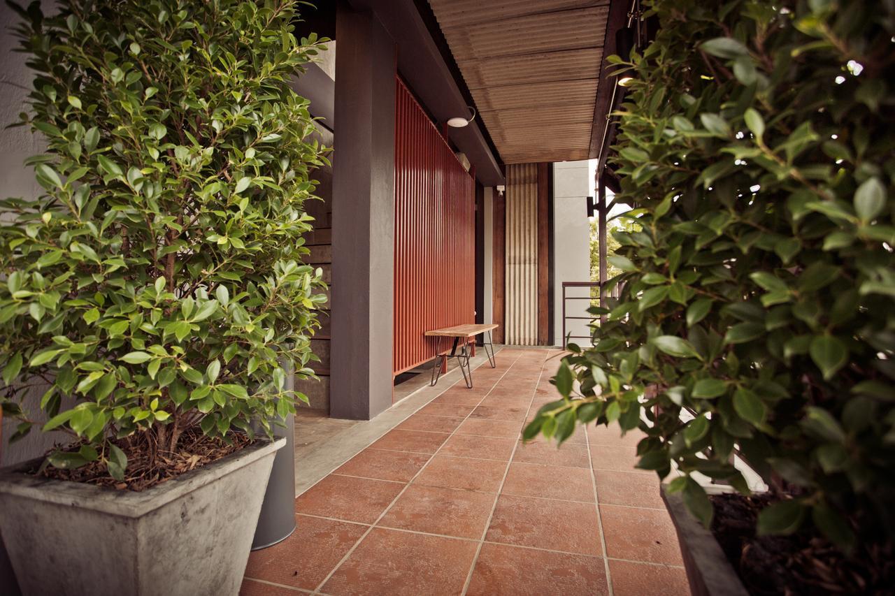 The Arak Bed Bar And Hostel Chiang Mai Exterior foto