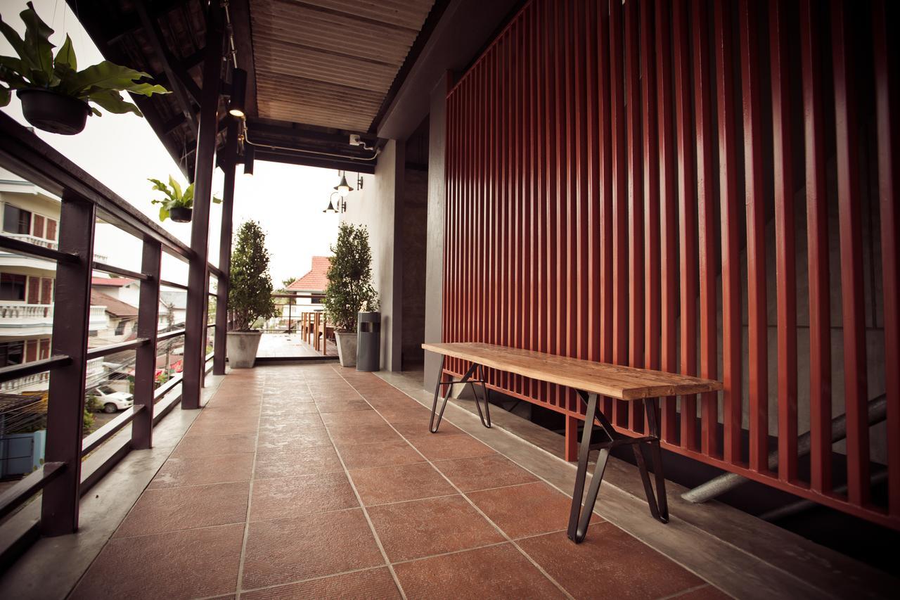 The Arak Bed Bar And Hostel Chiang Mai Exterior foto