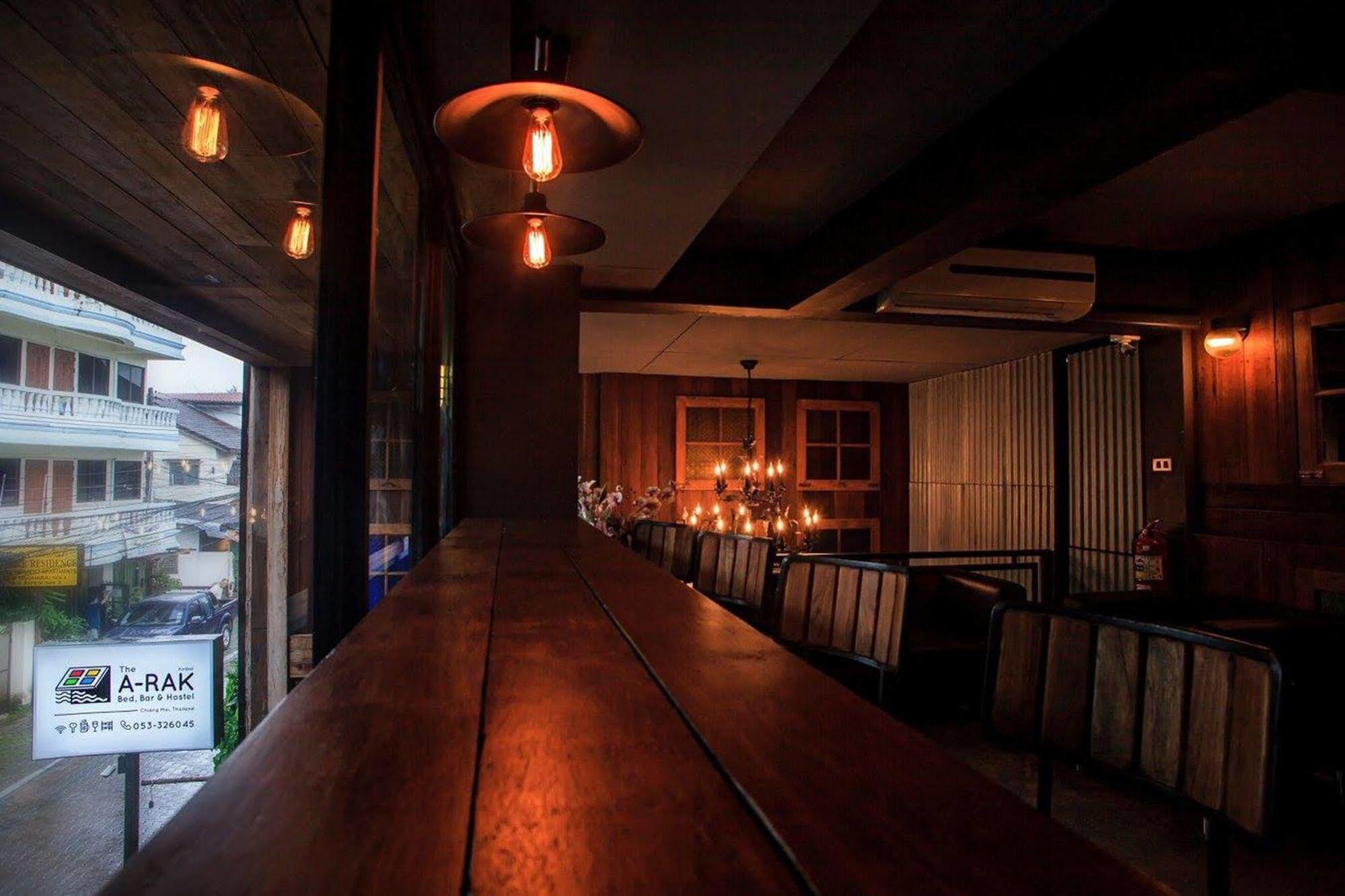 The Arak Bed Bar And Hostel Chiang Mai Exterior foto
