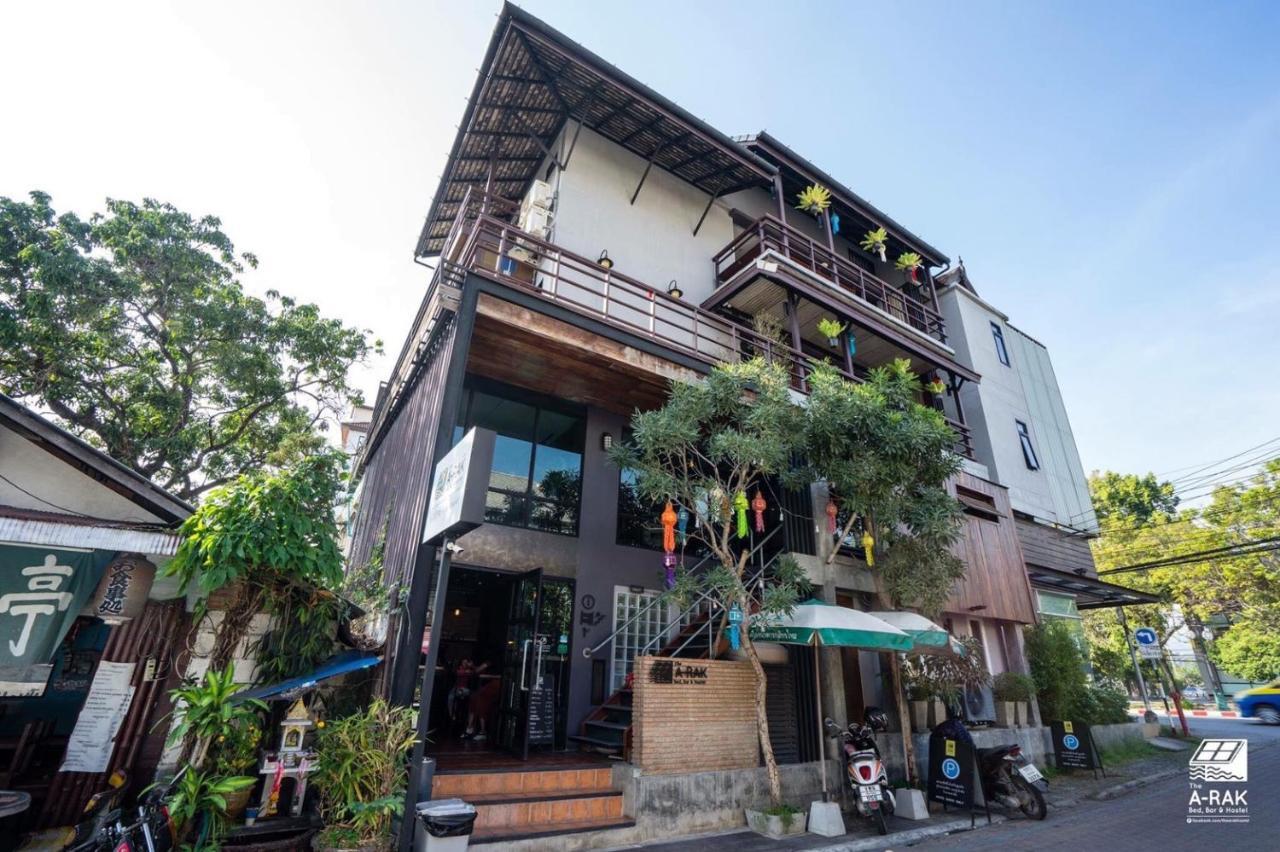 The Arak Bed Bar And Hostel Chiang Mai Exterior foto