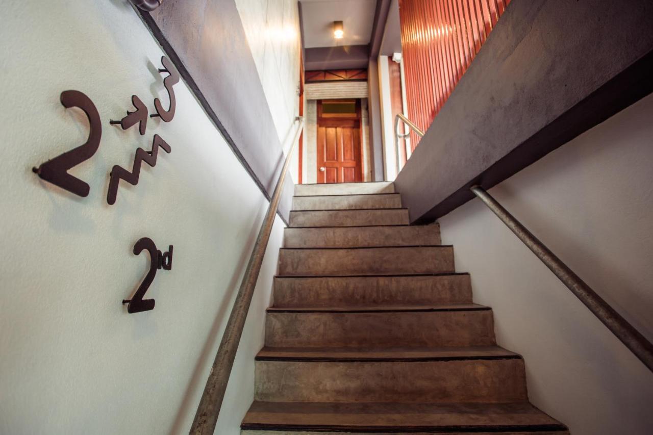 The Arak Bed Bar And Hostel Chiang Mai Exterior foto